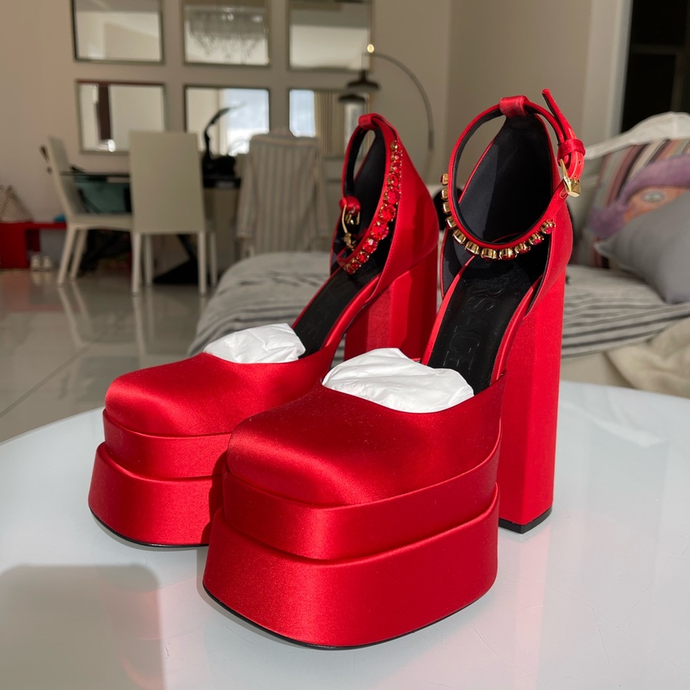 Versace Aevitas pumps in Hot Red, perfect condition